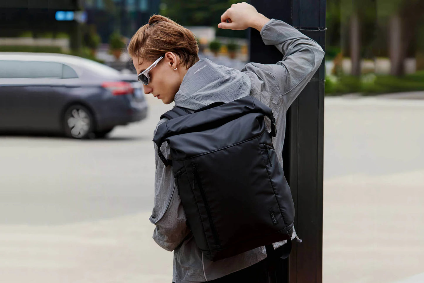 Kingsons KS3335W: Durable Water-Resistant Roll-Top Backpack for Commuting